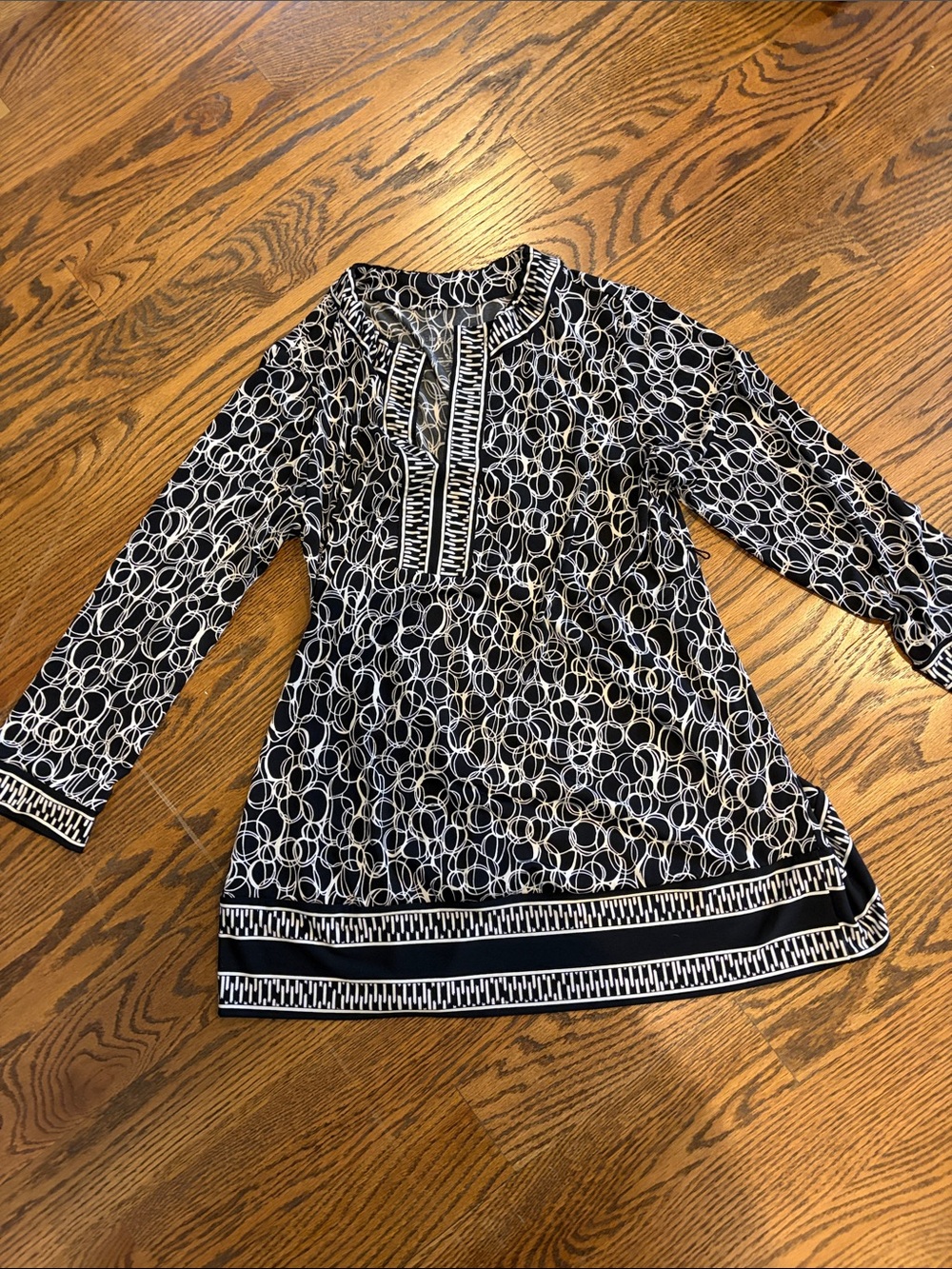 Liz Lange for Target Black and White Circle-Print Tunic